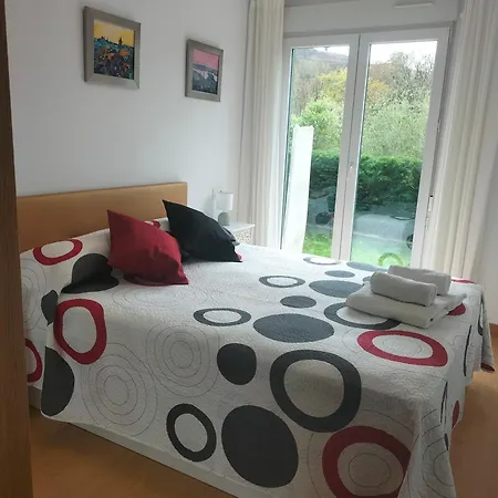 Tatil Evi Piso Con Plaza De Garaje Y Jardin Onís