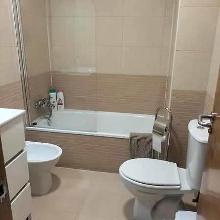 Piso Con Plaza De Garaje Y Jardin Casa de Férias